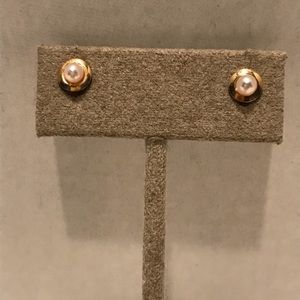 14K Solid Yellow Gold Pearl Kid Earrings
